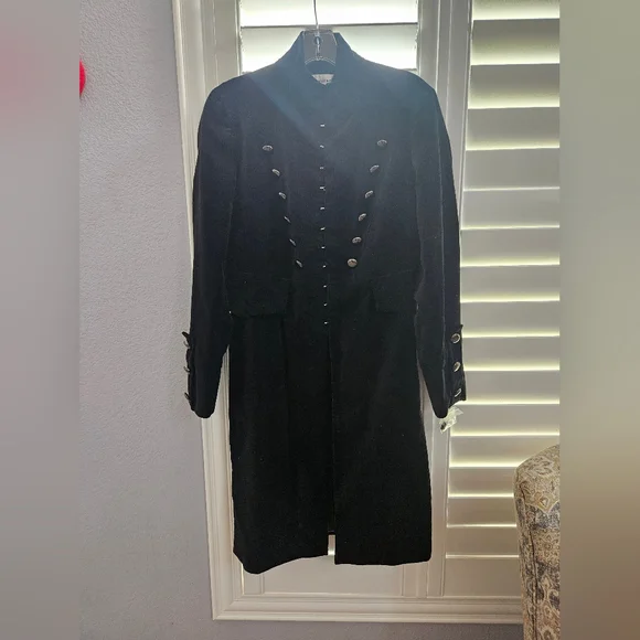 Newport News Elegant Black Military-Style Women's Coat - Picture 3 of 14